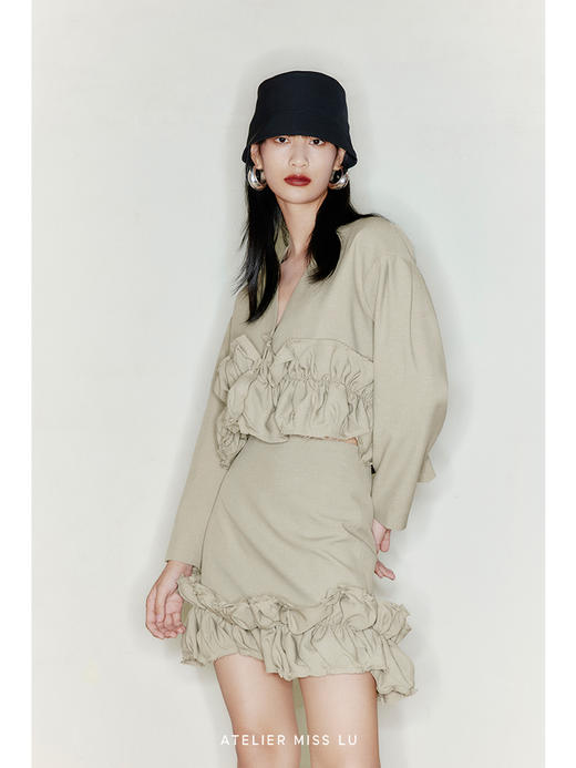 【青提云卷】下摆毛边抽褶设计茧型短外套220029B 商品图3