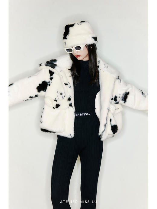 【飞行奶牛】环保皮草大翻领口袋造型短款外套/220037 商品图2