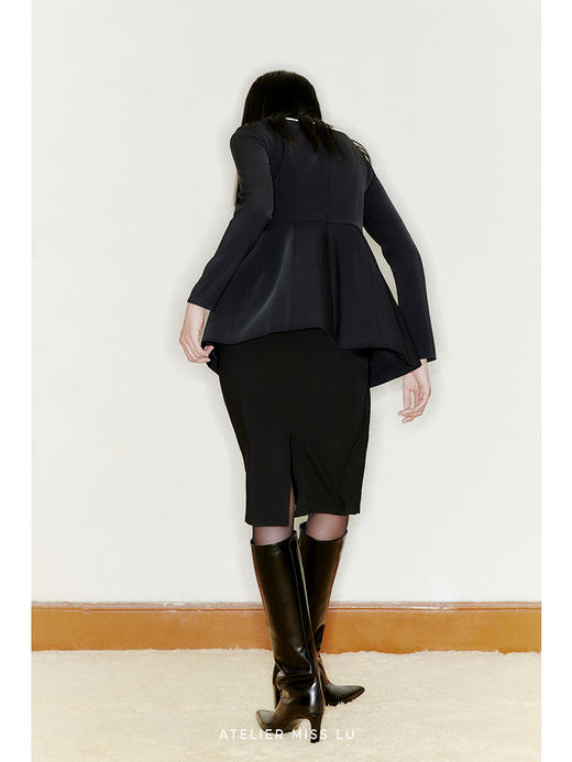 【芙蕾雅】廓形下摆收腰方领造型上衣/220026 商品图3