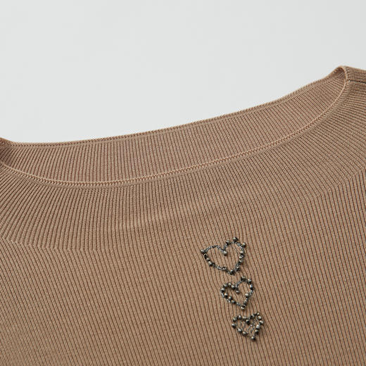 谜底套头针织衫女2022秋简洁爱心钉珠一字领针织打底衫223MZ1320 商品图2