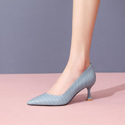 2022新款春季蓝色软皮鱼纹防踢金属尖头细跟高跟鞋女 JZX111-196 商品图2