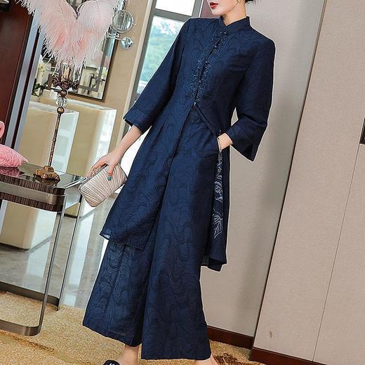 PDD-MQNZ210505新款复古优雅气质修身中长款刺绣上衣阔腿裤两件套 商品图2