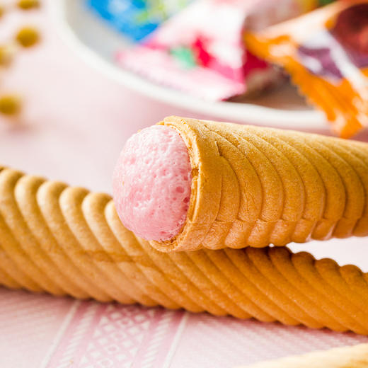 啵乐乐 冰淇淋形饼干(草莓味)53.4g  商品图3