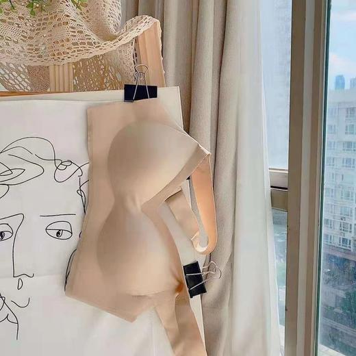 【华歌尔同款内衣】 日单原厂华歌尔同款内衣 一片式无痕裁剪 聚拢防下垂背心 舒适无钢圈 商品图0