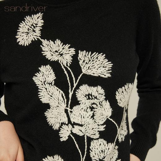双翻领羊绒刺绣女套衫 SJF94W370K 商品图4