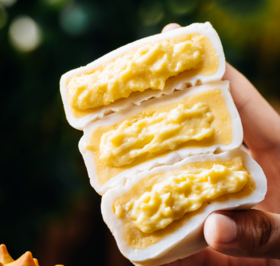  “咬一口它，你的味觉比月亮还圆满” 