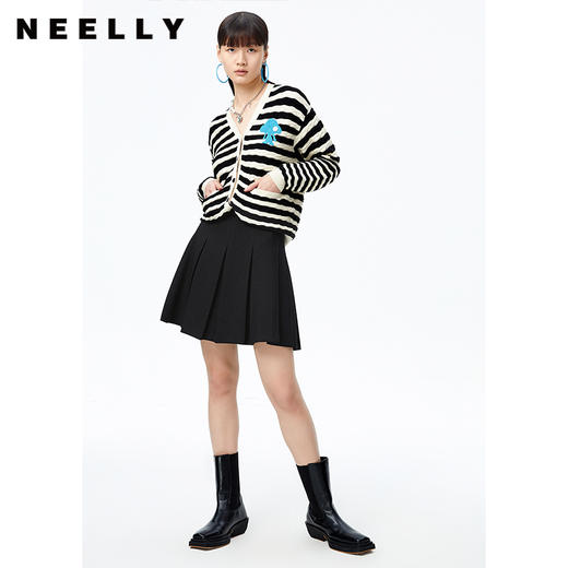 NEELLY纳俪商场同款百褶裙女2022秋季高腰A字裙对称盘扣百搭短裙N22083E01111 商品图2