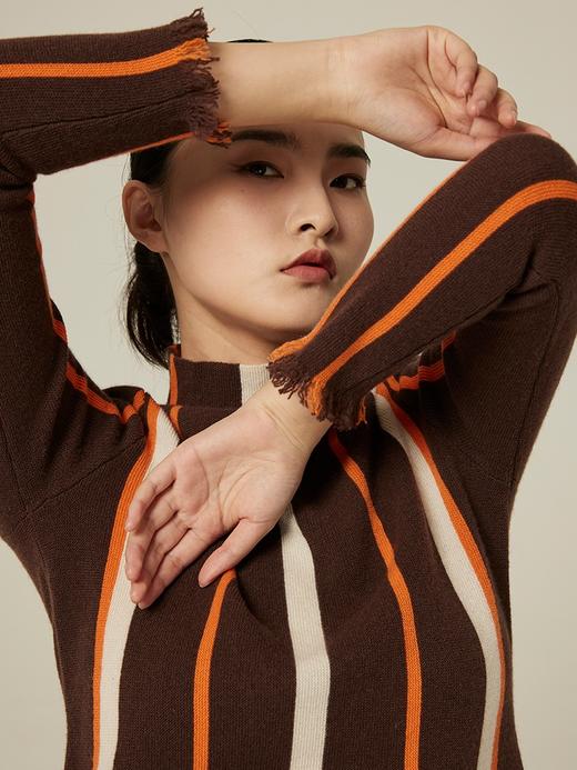 自带领竖撞色羊绒上衣 SJF94W363A 商品图3