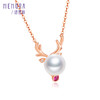 【1件7.5折】心花鹿放系列玫瑰18K金红鼻子小鹿项链珍珠套链KN263601 商品缩略图1
