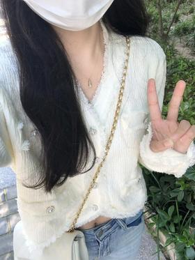 入秋的第一件开衫是奶油味儿的~