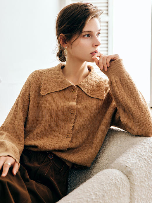 OLrain欧芮儿法式浅咖色针织衫女早秋2022年新款复古慵懒翻领开衫 商品图3