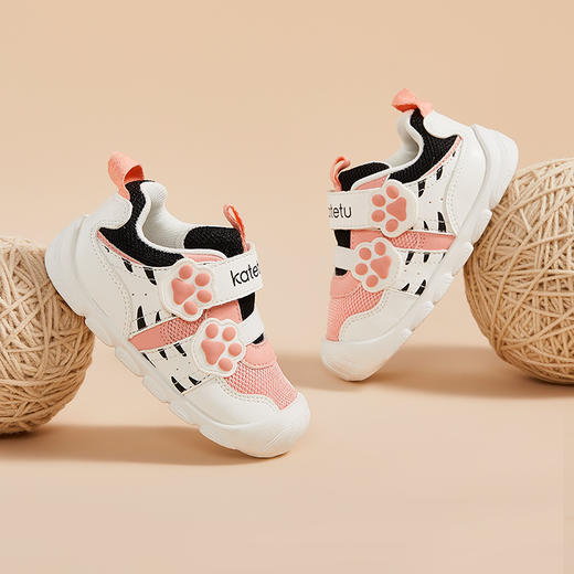 卡特兔学步鞋男宝宝软底秋季新女童透气软底防滑1-3岁婴童鞋 商品图3