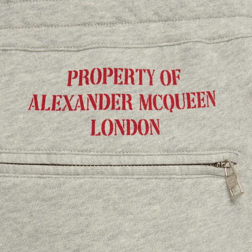 ALEXANDER MCQUEEN 亚历山大.麦昆 男士弹力棉质字母徽标印花休闲运动裤 浅灰色 711088 QTZ43 0902 商品图3