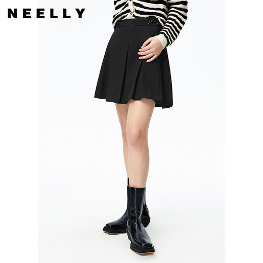 NEELLY纳俪商场同款百褶裙女2022秋季高腰A字裙对称盘扣百搭短裙N22083E01111 商品图3