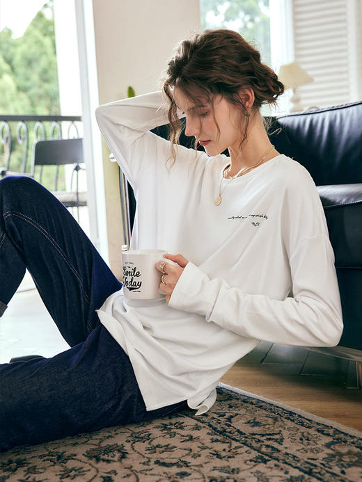 OLrain法式白色长袖T恤女早秋2022新款宽松字母印花圆领打底上衣 商品图1