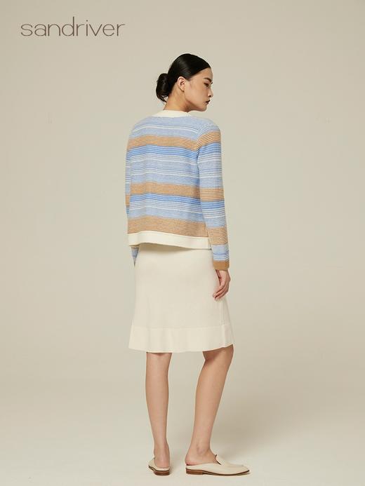 针梭相拼圆领提花夹条羊绒外套 SJF94W135K 商品图4