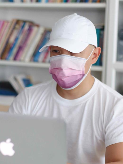 水刺布渐变系列 · 成人一次性三层级防护口罩（熔喷过滤层，防菌防尘） 商品图0