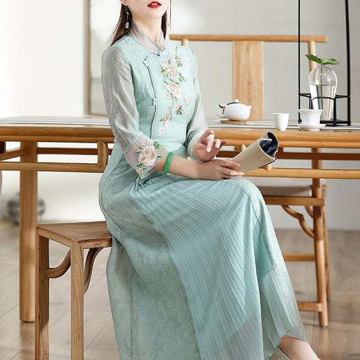 国风刺绣复古收腰，气质款立领盘扣中式大摆裙OG-6309 商品图1