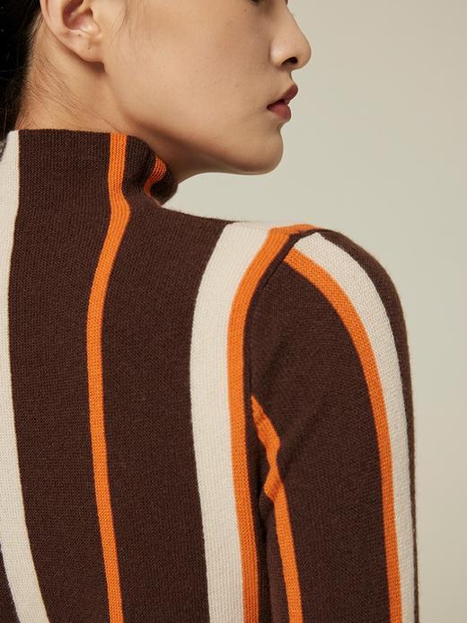 自带领竖撞色羊绒上衣 SJF94W363A 商品图4