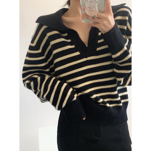 【限时折扣】韩版V领条纹撞色针织衫（米白色/黑色）均码 商品图3