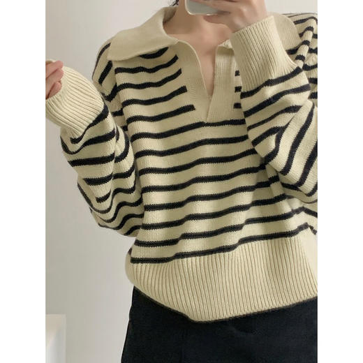 【限时折扣】韩版V领条纹撞色针织衫（米白色/黑色）均码 商品图1