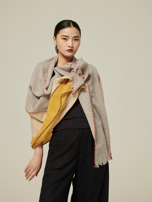 羊绒三色拼接披肩 SJF94P390W 商品图2