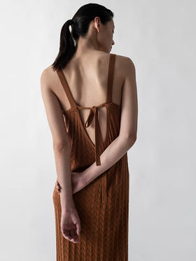 322工房后背视界丝羊绒露背系带针织连衣裙2022年新款镂空吊带裙