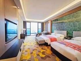 【洪雅锦江青杠坪·茶客空间】周末不加价！
一山一宿，网红茶海秘境🍃
距瓦屋山景区自驾1.5h