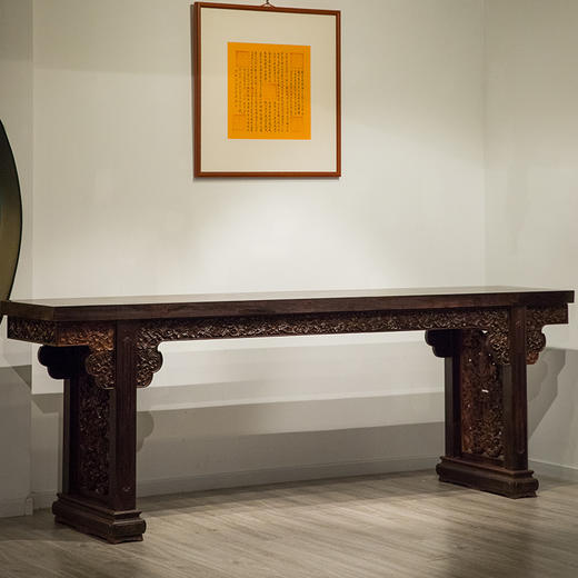 二十世纪 紫檀夹头榫雕西番莲纹平头案 商品图4