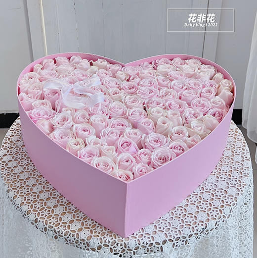 《万千宠爱》超大号99枝粉玫瑰爱心花盒 商品图3