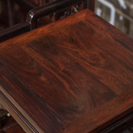 二十世纪 紫檀福寿纹扶手椅成套（两椅一几） 商品图3