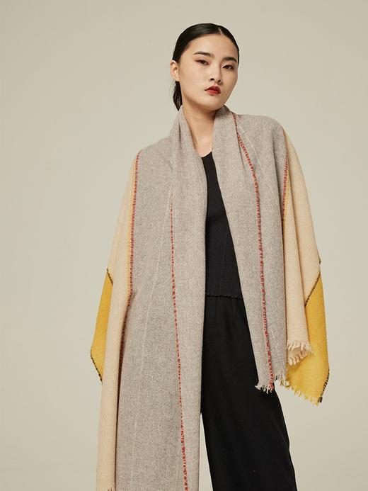 羊绒三色拼接披肩 SJF94P390W 商品图3