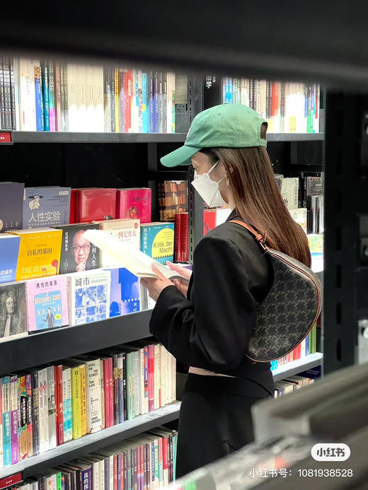 Celine原厂皮Ava腋下包（限时特价） 商品图8