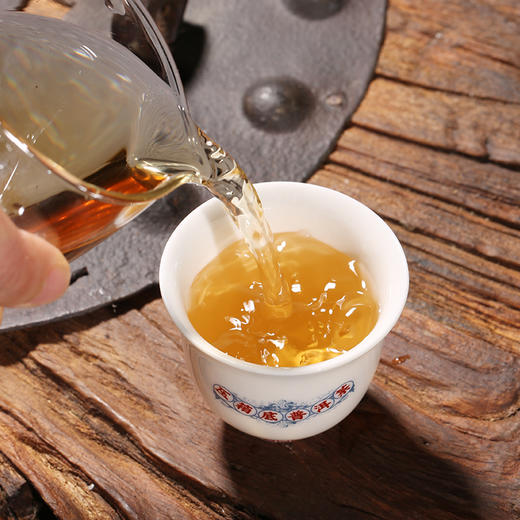 压箱底茗山普洱茶 易武刮风寨 普洱生茶 2018-2021头春大树茶饼茶 商品图4