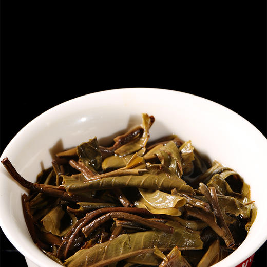 压箱底茗厂普洱茶 红印普洱生茶 顺兴茶厂 2016-2021年古六大茶山大树春茶 商品图6