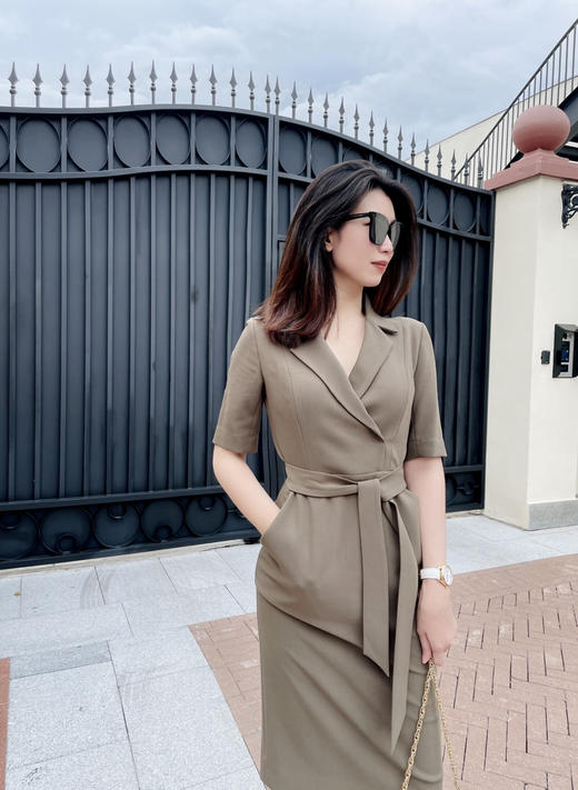 孤品 颈袖添香-连衣裙-“橄榄绿” 精英女性 干练连衣裙 定制颜色“橄榄绿” 小众有格调 显白 高级 修身 显瘦JG481672T1X5不退可换 商品图1