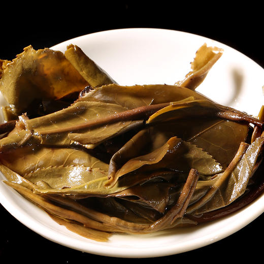 压箱底茗山普洱茶 大雪山 普洱生茶 2017-2020头春大树茶饼茶 商品图7