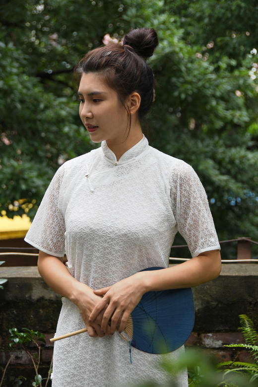 蕾丝连肩袖旗袍 商品图6