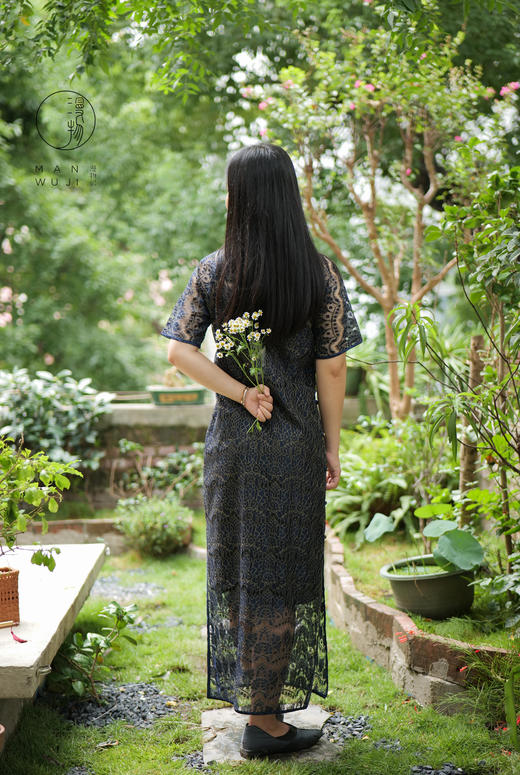 蕾丝连肩袖旗袍 商品图3