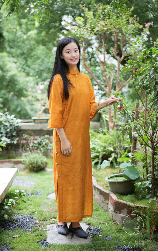 漫物记丝棉平肩八分袖黄金旗袍 商品图0