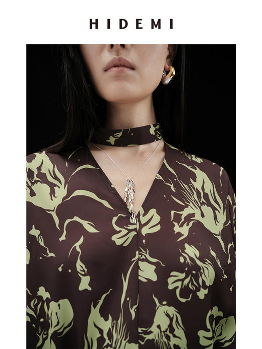 HIDEMI “我们做印花”系列限定棕绿色花卉镂空V领设计感三件套 连衣裙/衬衫/长裤 商品图13