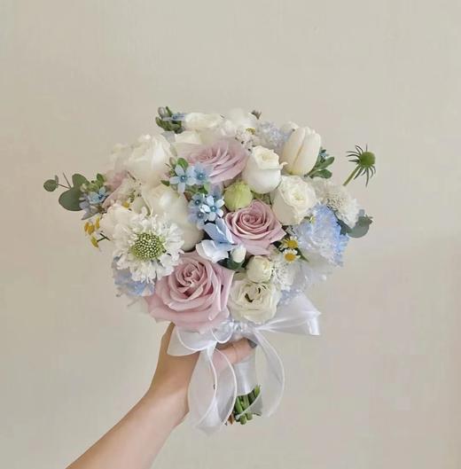 优雅紫白色系手捧花 商品图0