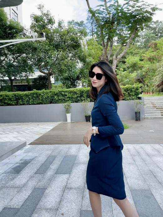 “CEO” 漫步都市 俏皮随性 修身立裁连衣裙 干练气场 氧气 活力 J6280870颈袖添香 商品图4