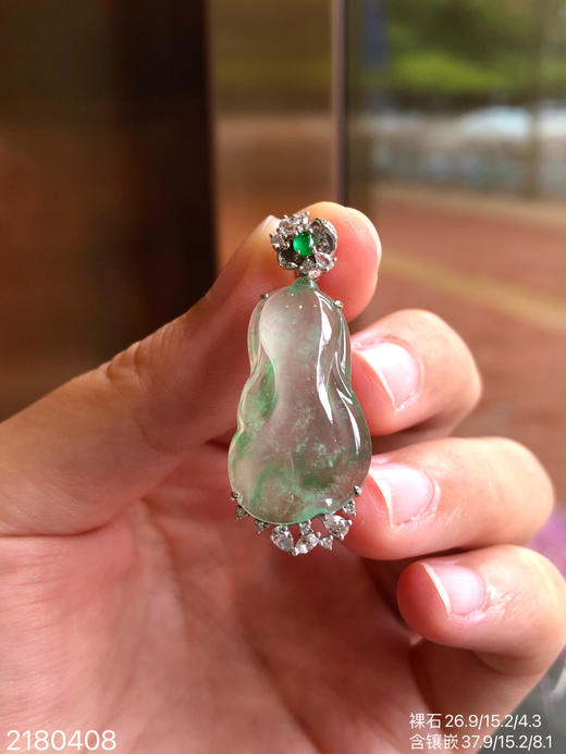 2180408，玻璃飘翠白菜吊坠，29999 商品图5