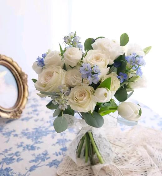 清新白色系手捧花 商品图0