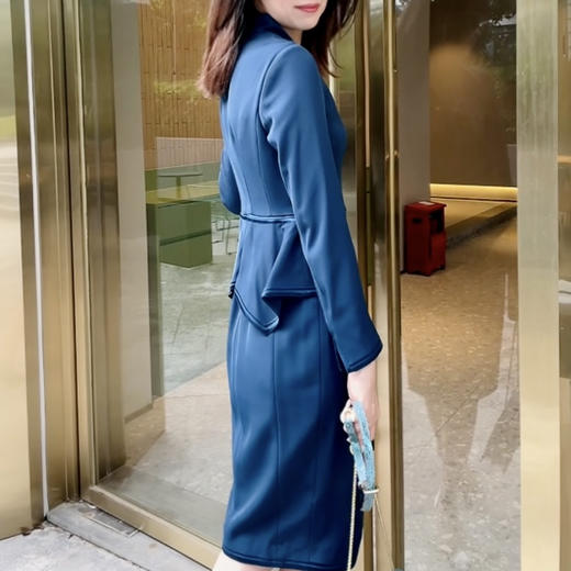 “CEO” 漫步都市 俏皮随性 修身立裁连衣裙 干练气场 氧气 活力 J6280870颈袖添香 商品图6