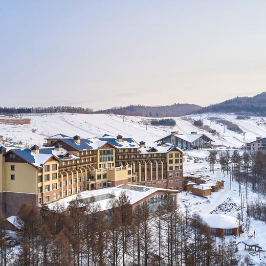 双12大促！【25-26雪季早鸟】3晚/5晚【长白山ClubMed度假村】一价全包！享3000㎡天然温泉，含每日专业滑雪课程、全天吃喝玩乐，更有专业G.O帮你带娃、晚间表演秀及主题派对！ 商品图11