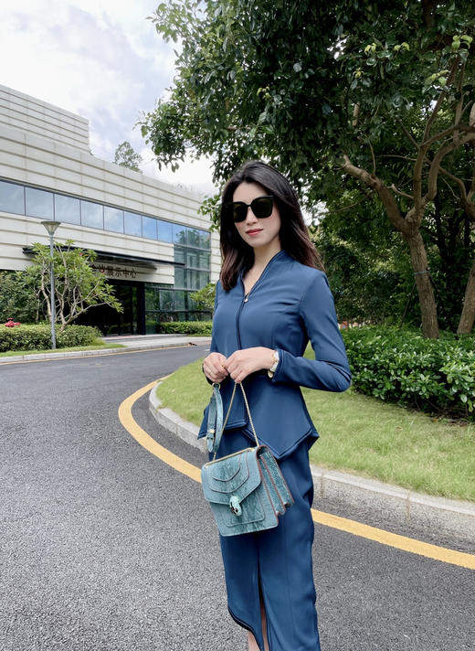 “CEO” 漫步都市 俏皮随性 修身立裁连衣裙 干练气场 氧气 活力 J6280870颈袖添香 商品图12