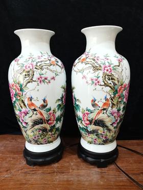 粉彩鸟语花香对瓶