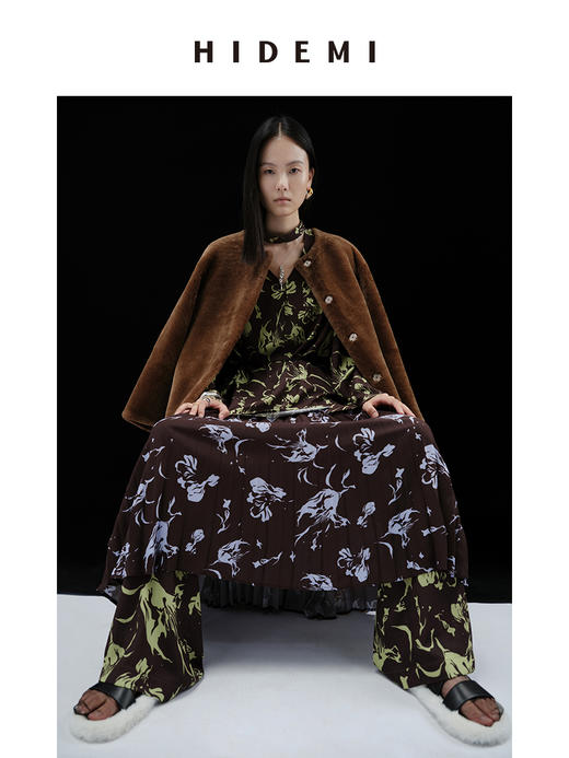 HIDEMI “我们做印花”系列限定棕绿色花卉镂空V领设计感三件套 连衣裙/衬衫/长裤 商品图12